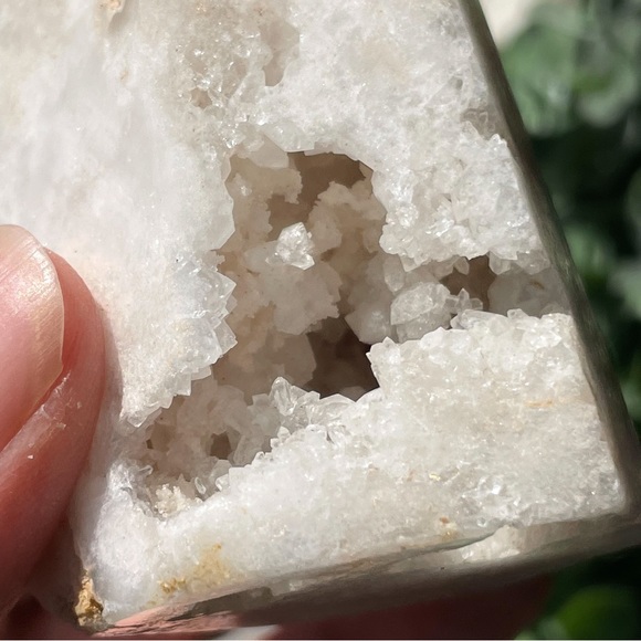 Druzy White Quartz Tower - Picture 8 of 17